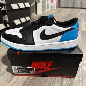 Nike Air Jordan Men's Black and Blue Sneakers